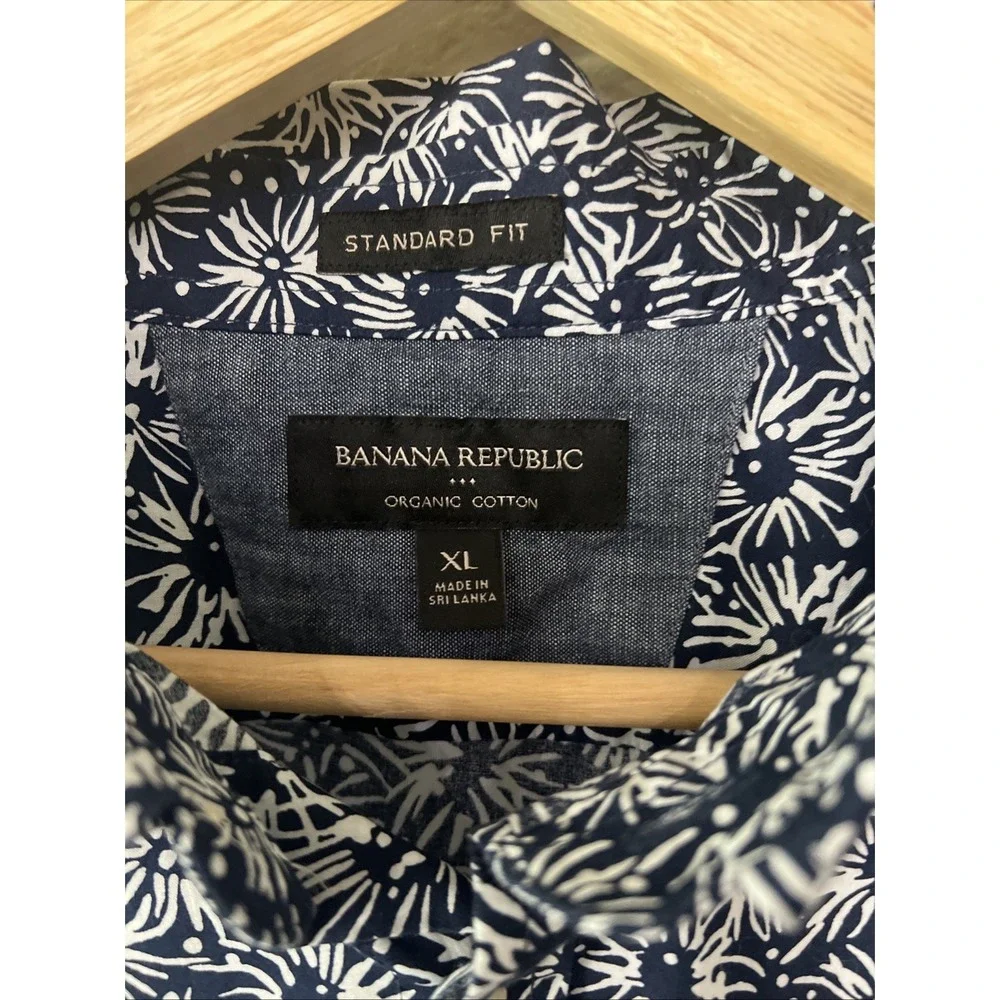 Banana Republic garment excellent